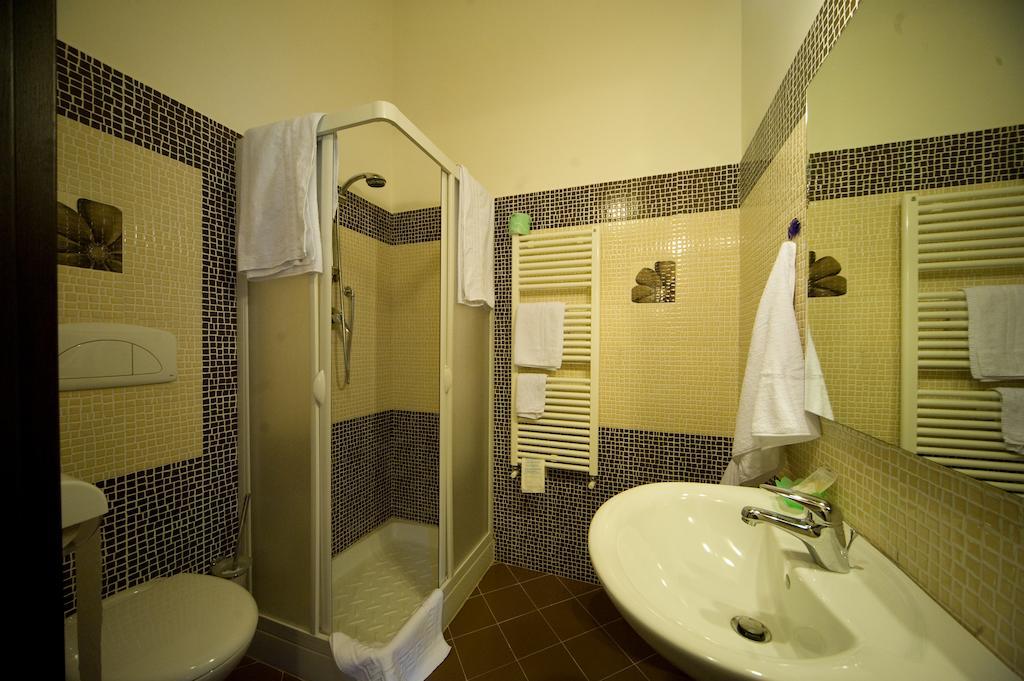 Quattro Ducati Hotel Трани Екстериор снимка